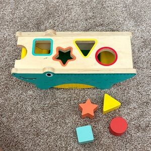 Wooden Shape Sorting Box by janod